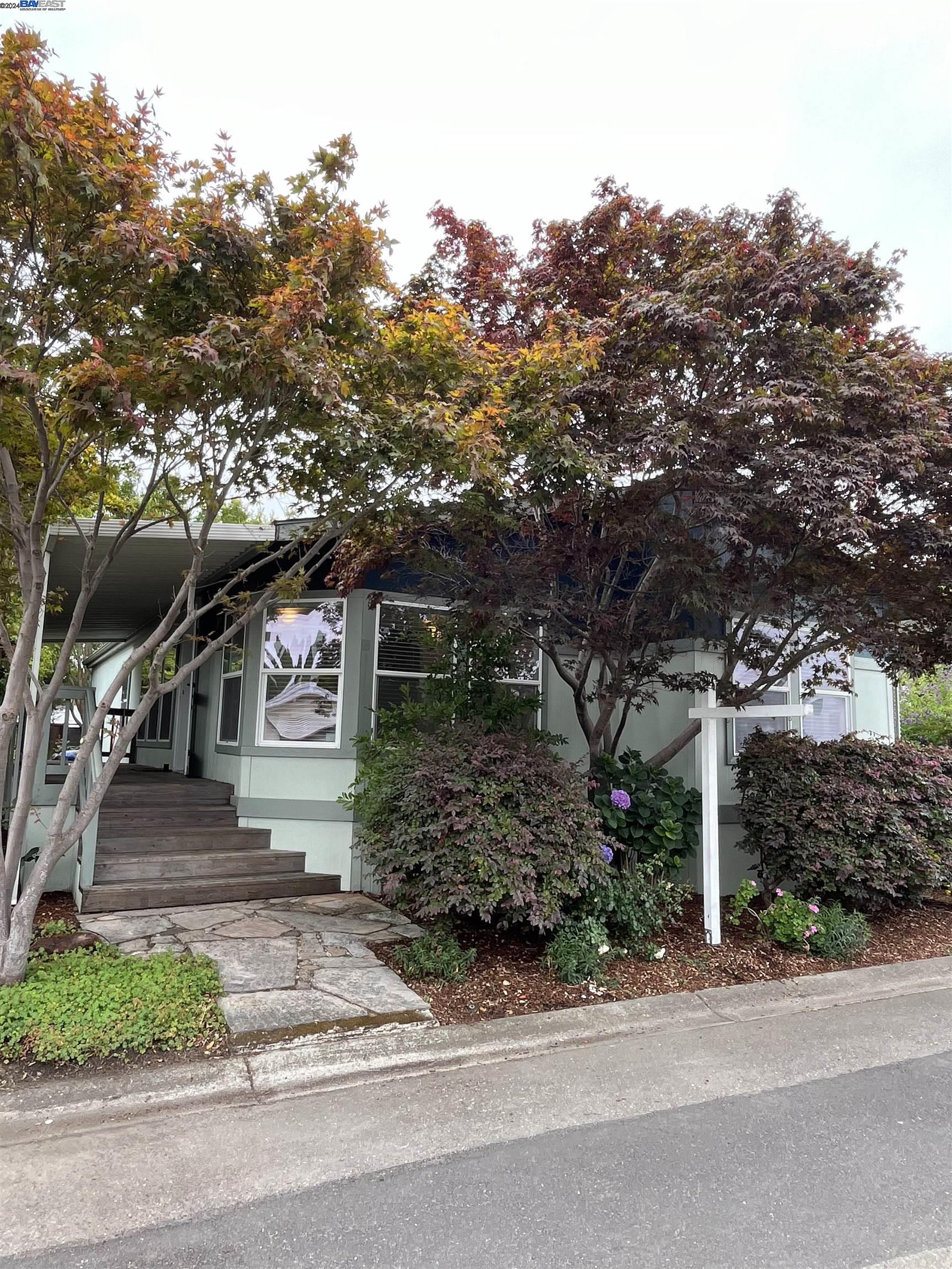 1366 Buckingham Way # 1