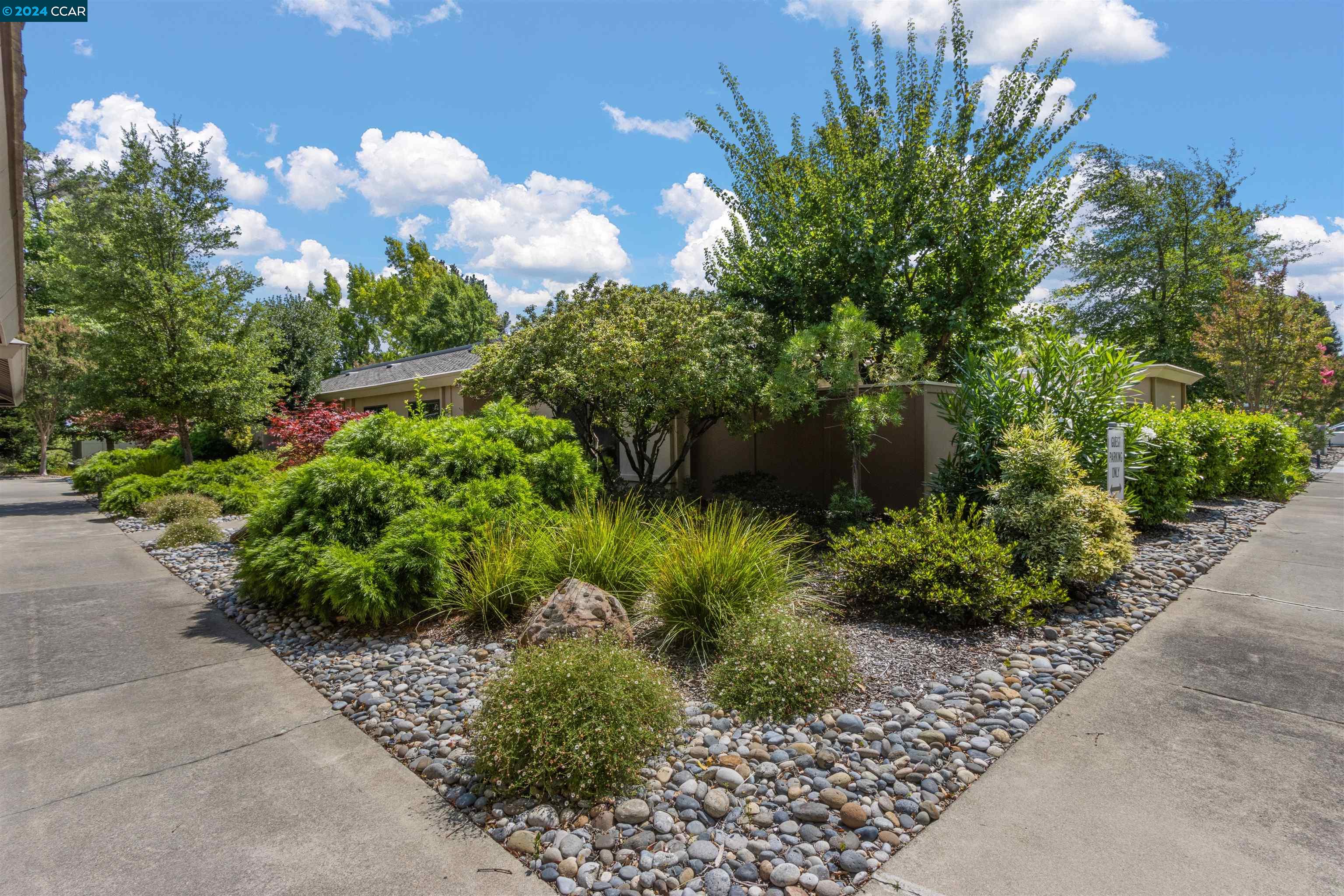 1517 Rockledge Ln # 4