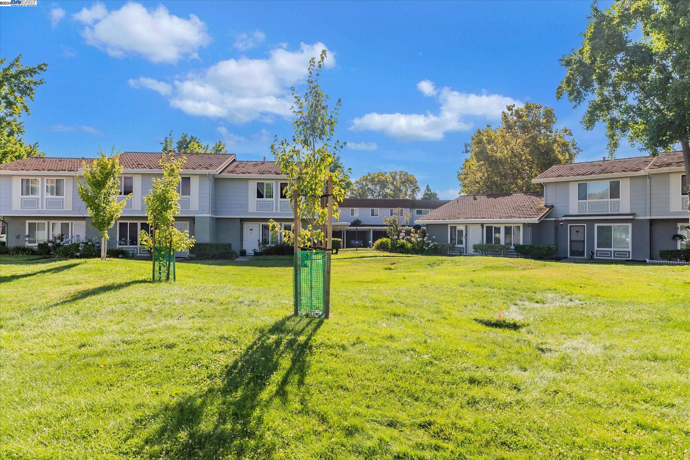 4789 Saginaw Cir