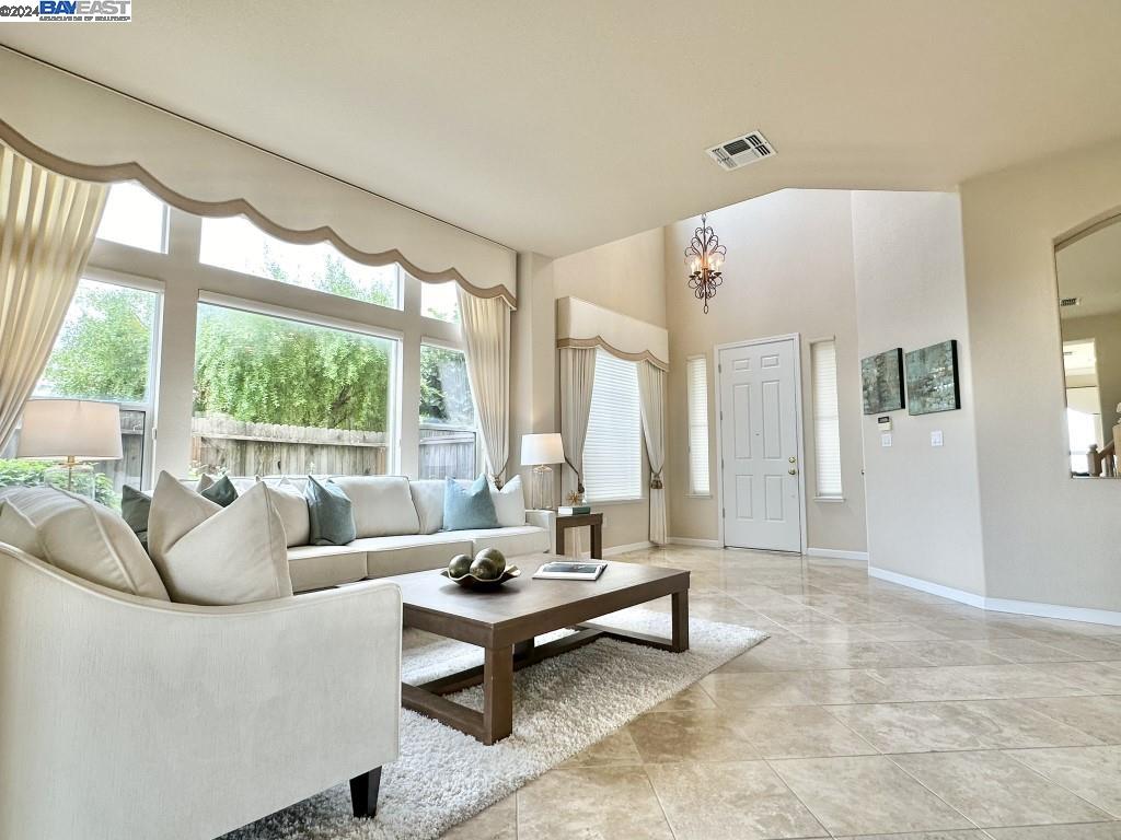 5192 Silver Birch Dr