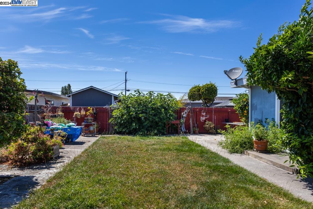 978 Burkhart Ave