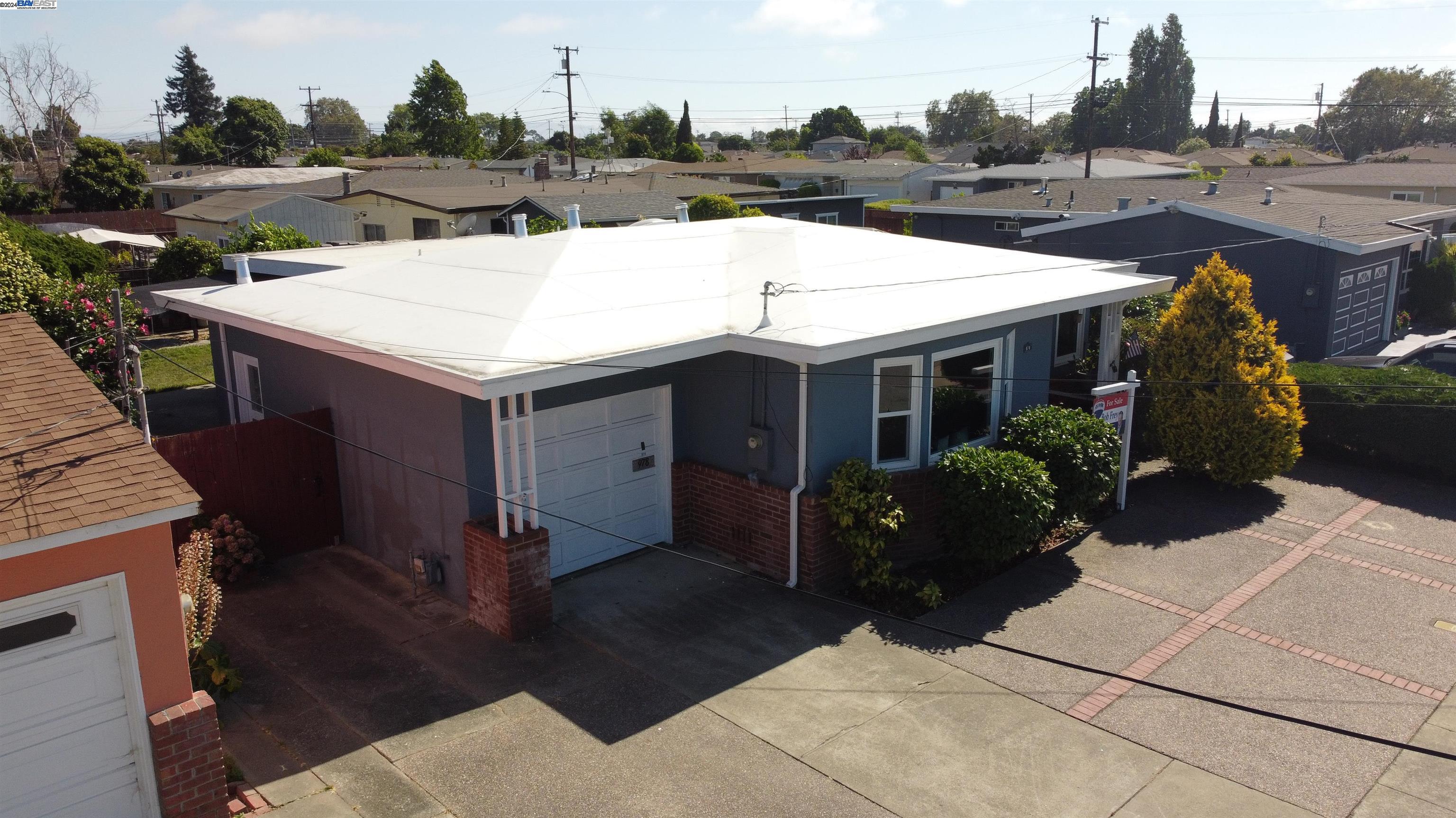 978 Burkhart Ave
