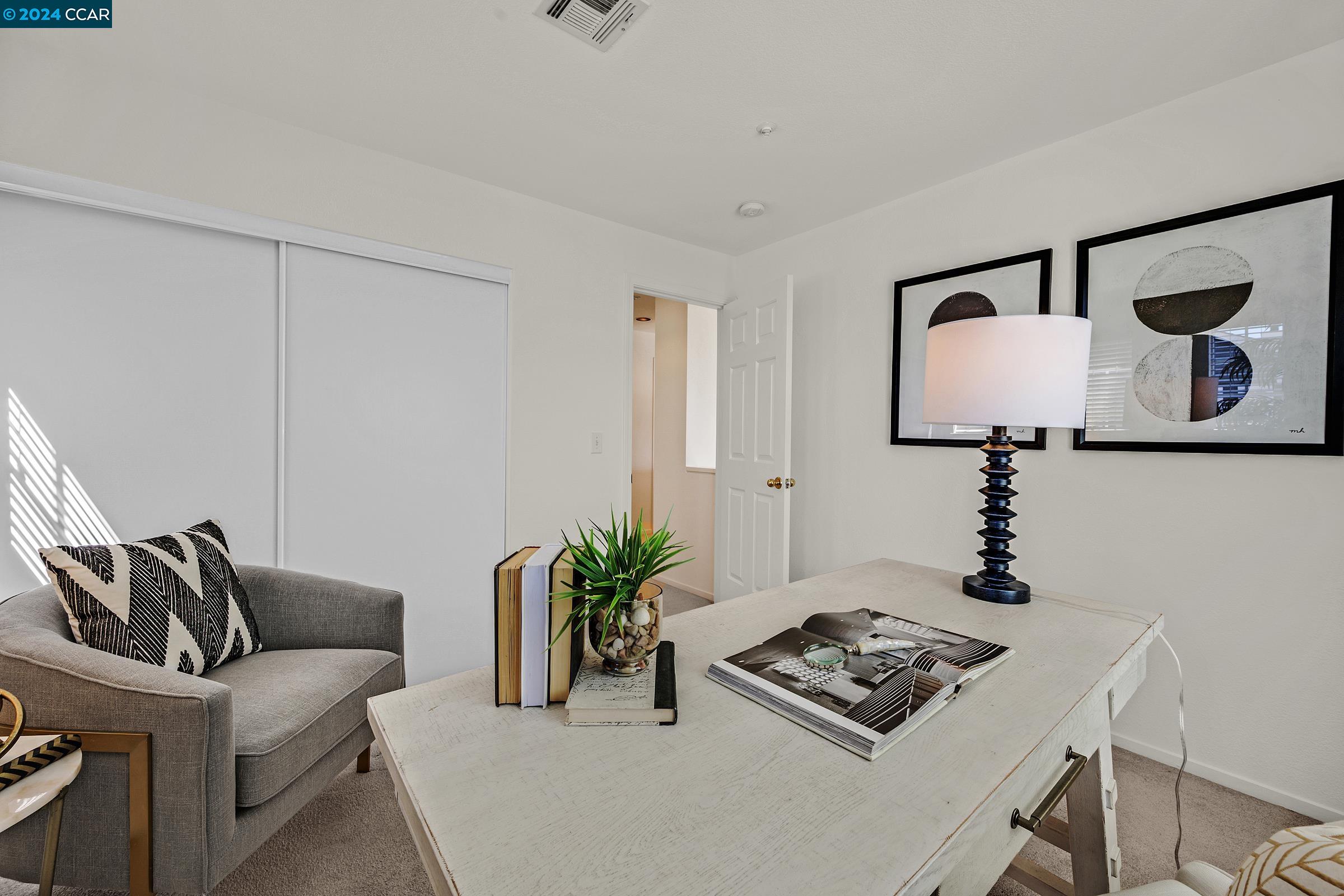 904 Radiant Ln