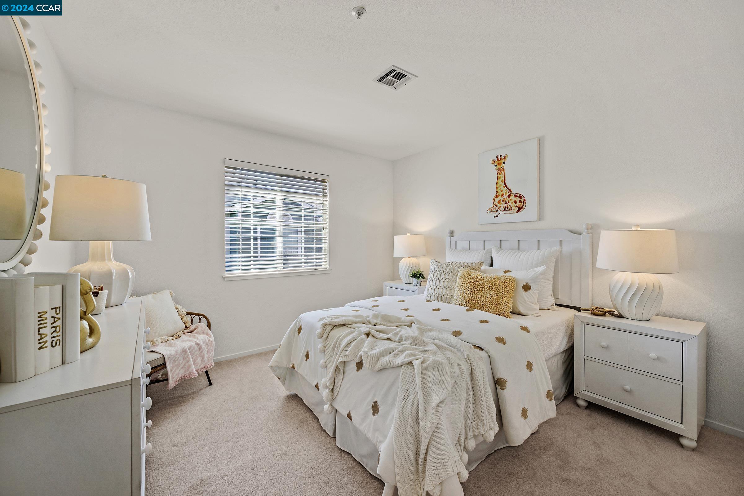 904 Radiant Ln