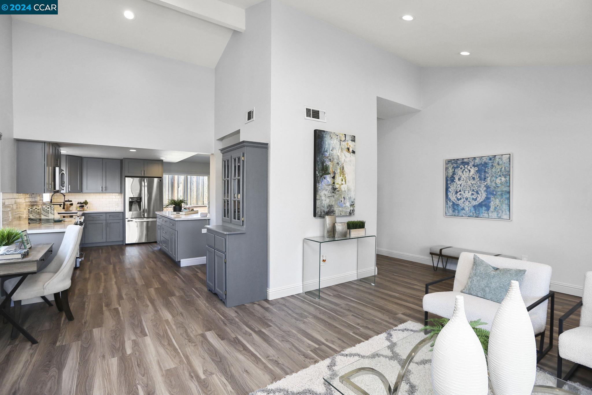5530 Greenwich Ave