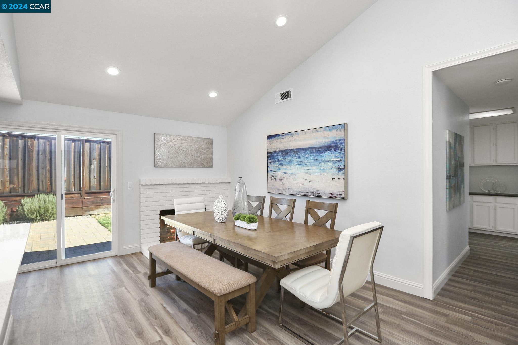 5530 Greenwich Ave