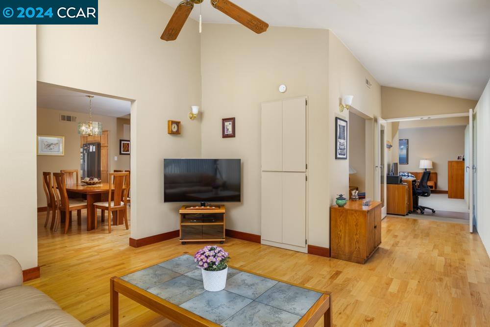 2110 Cactus Court # 6