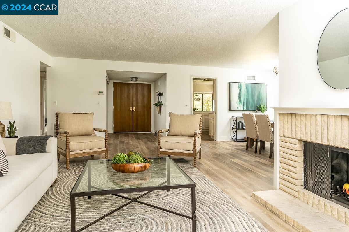 3118 Rossmoor Pkwy # 2