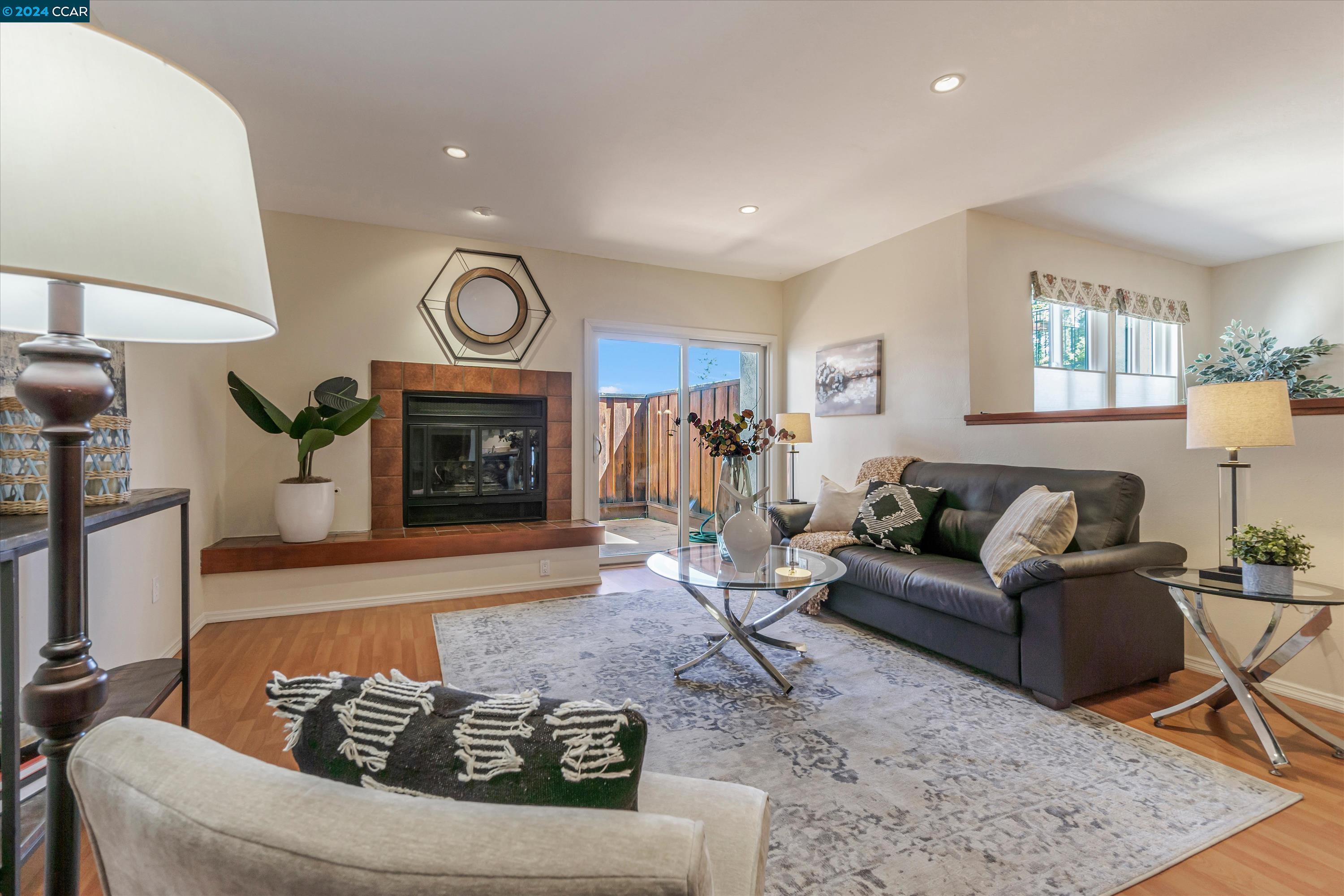 310 Via Cordova Ln