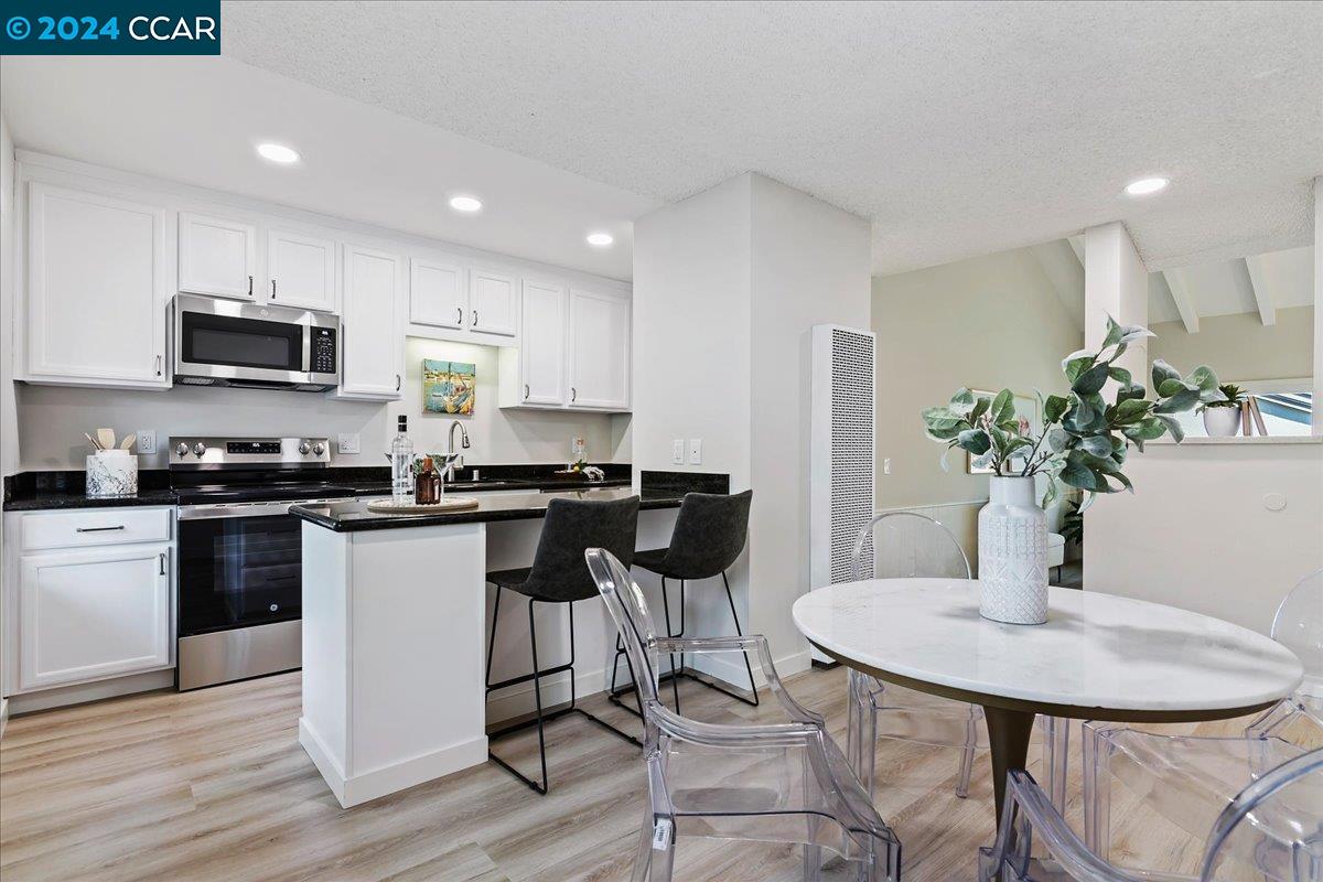 2560 Walnut Blvd # 22