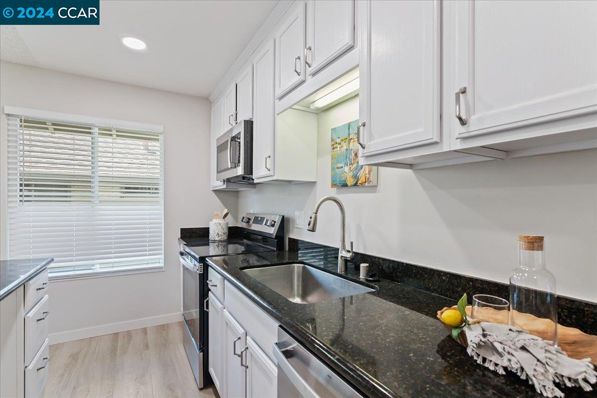 2560 Walnut Blvd # 22