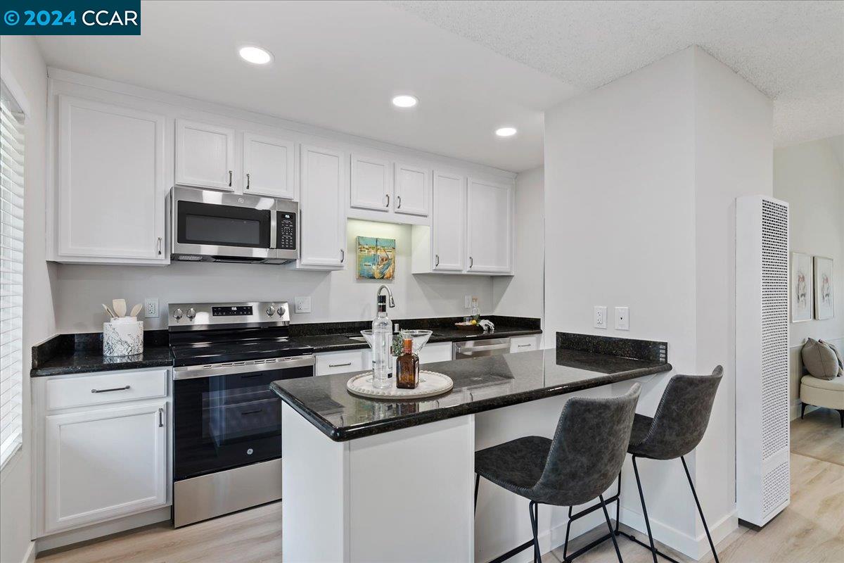 2560 Walnut Blvd # 22