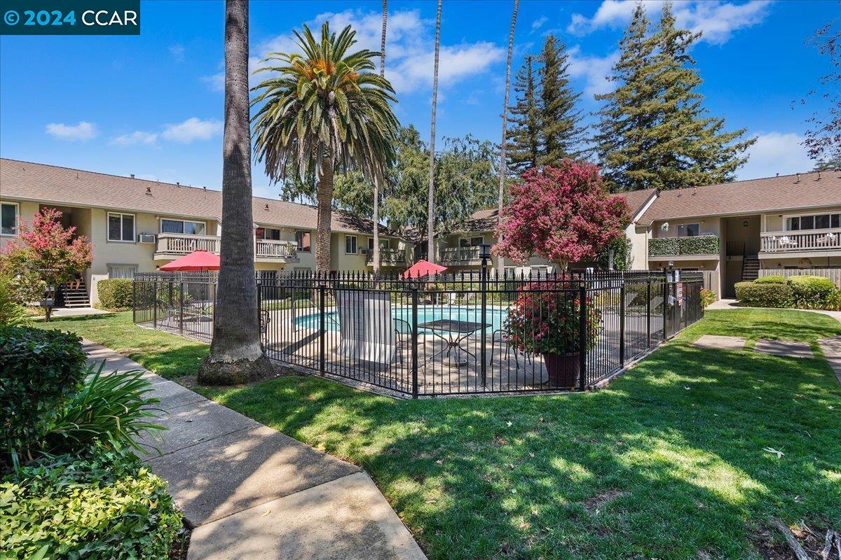 2560 Walnut Blvd # 22