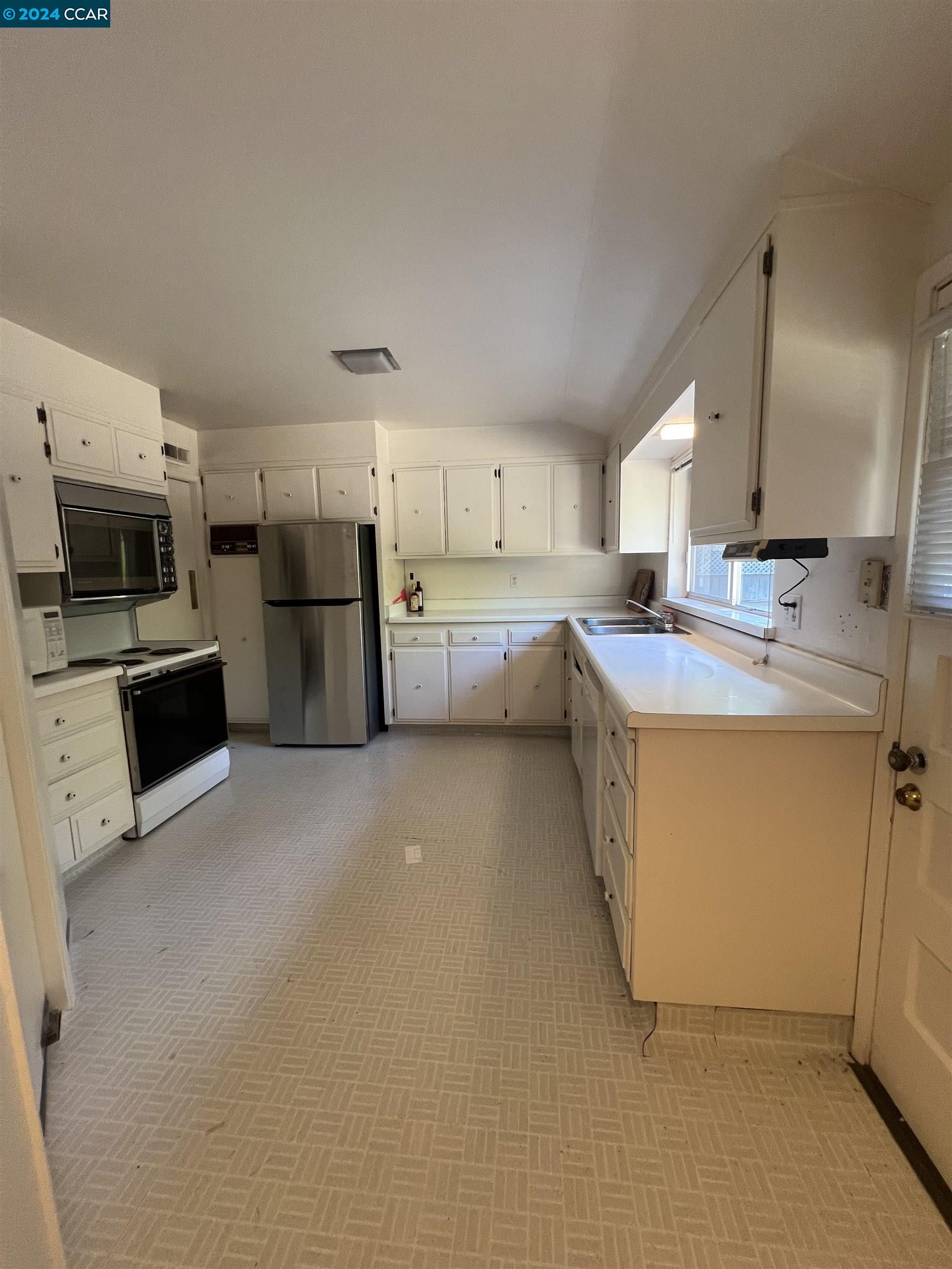 1064 Sunnybrook Drive