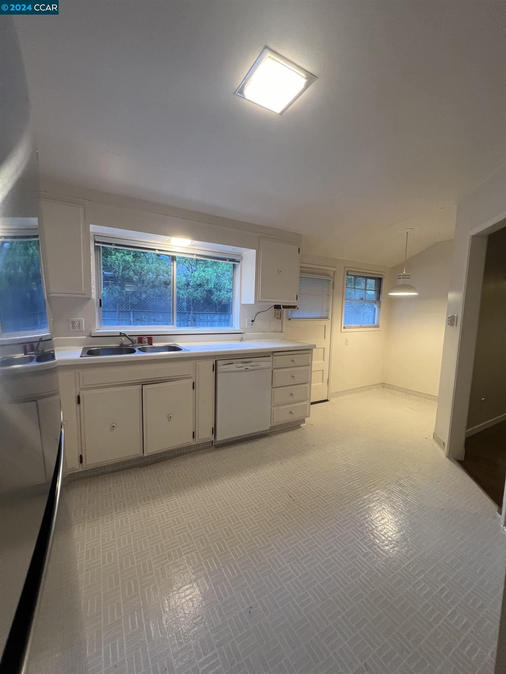 1064 Sunnybrook Drive