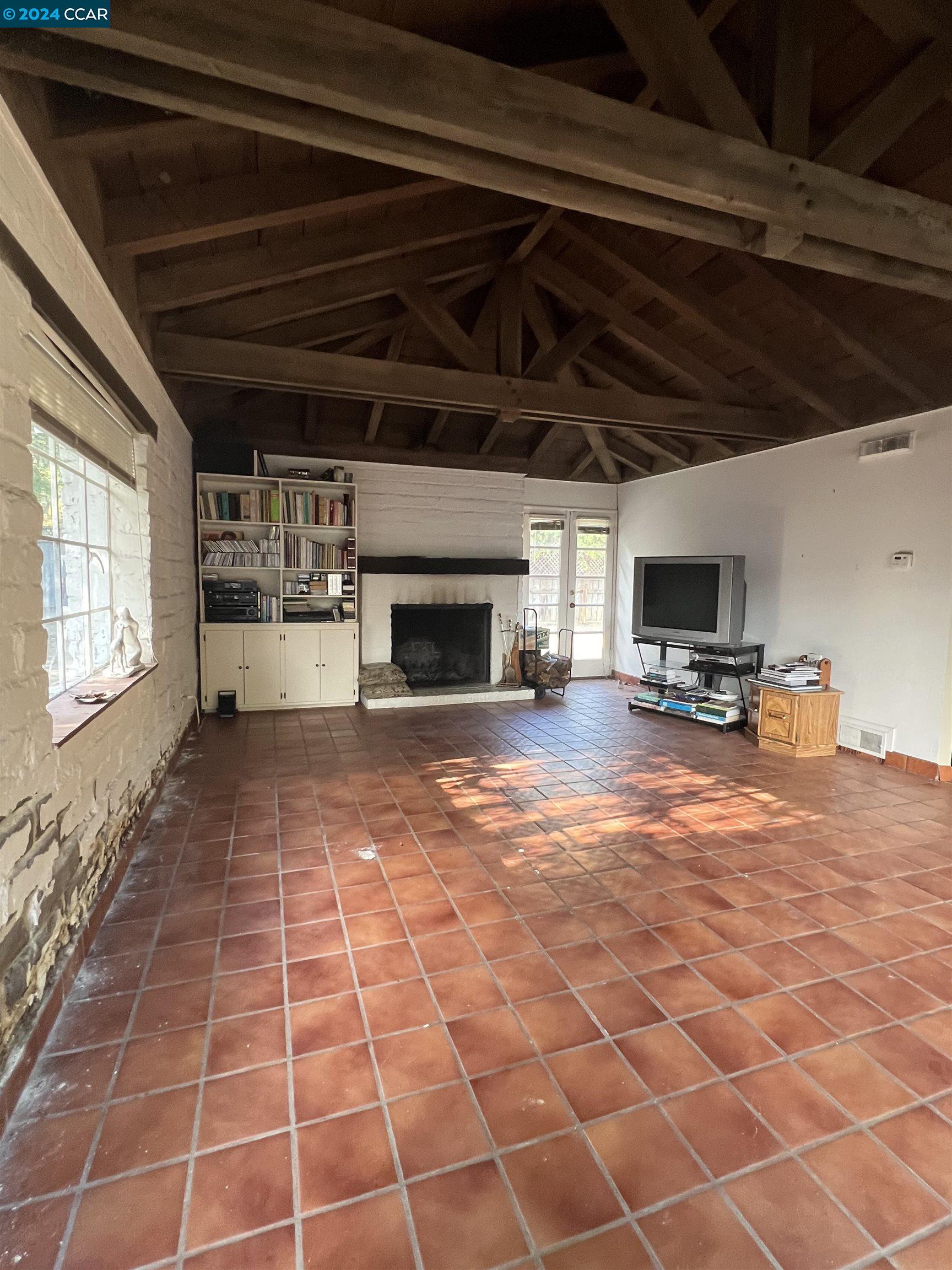 1064 Sunnybrook Drive