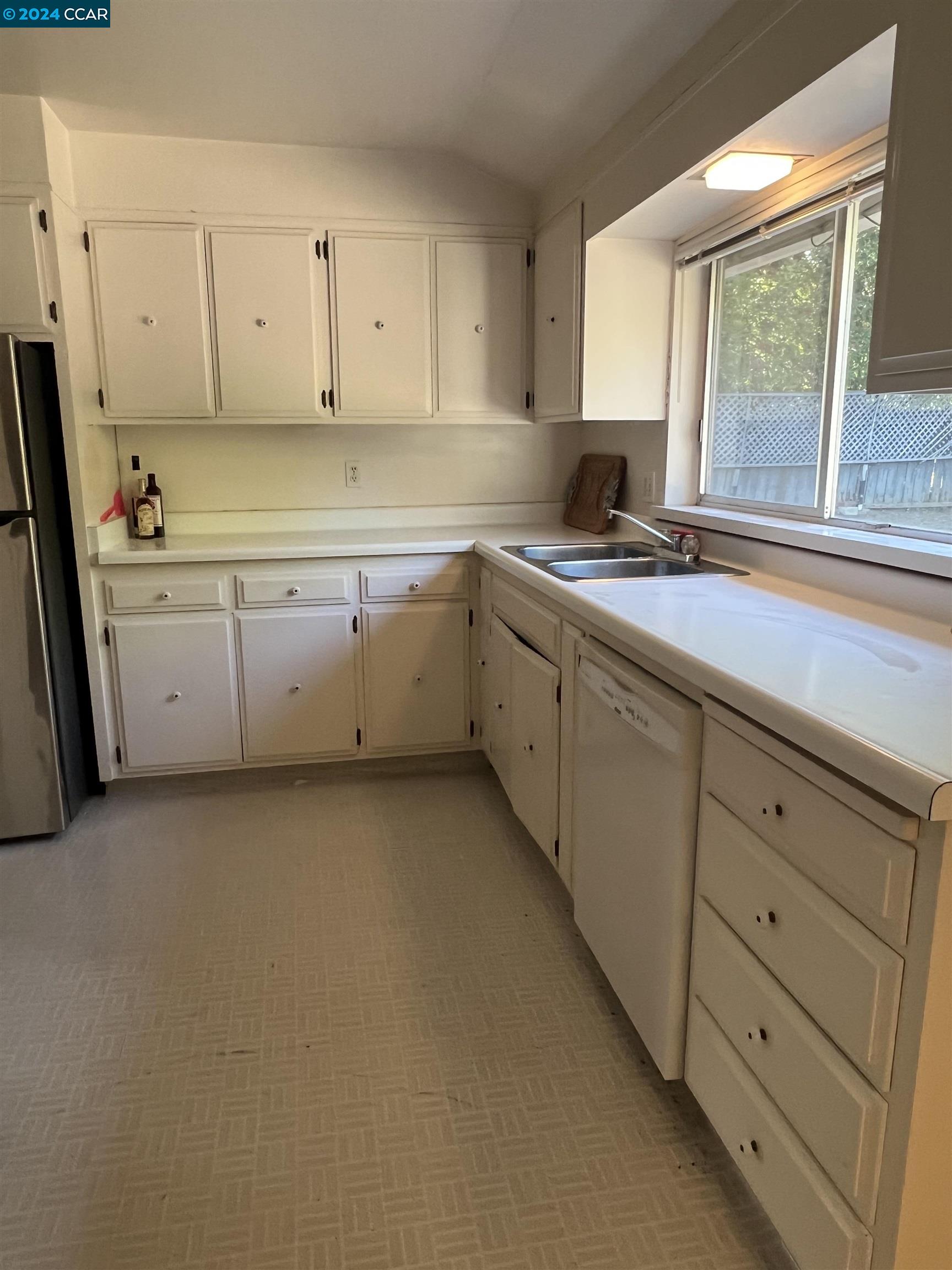 1064 Sunnybrook Drive