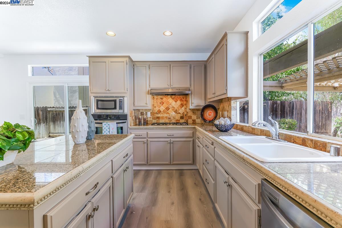 1116 Hastings Ct