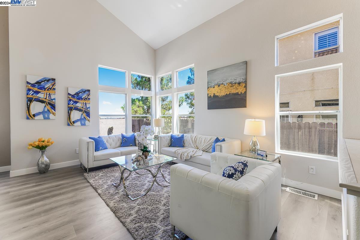 1116 Hastings Ct