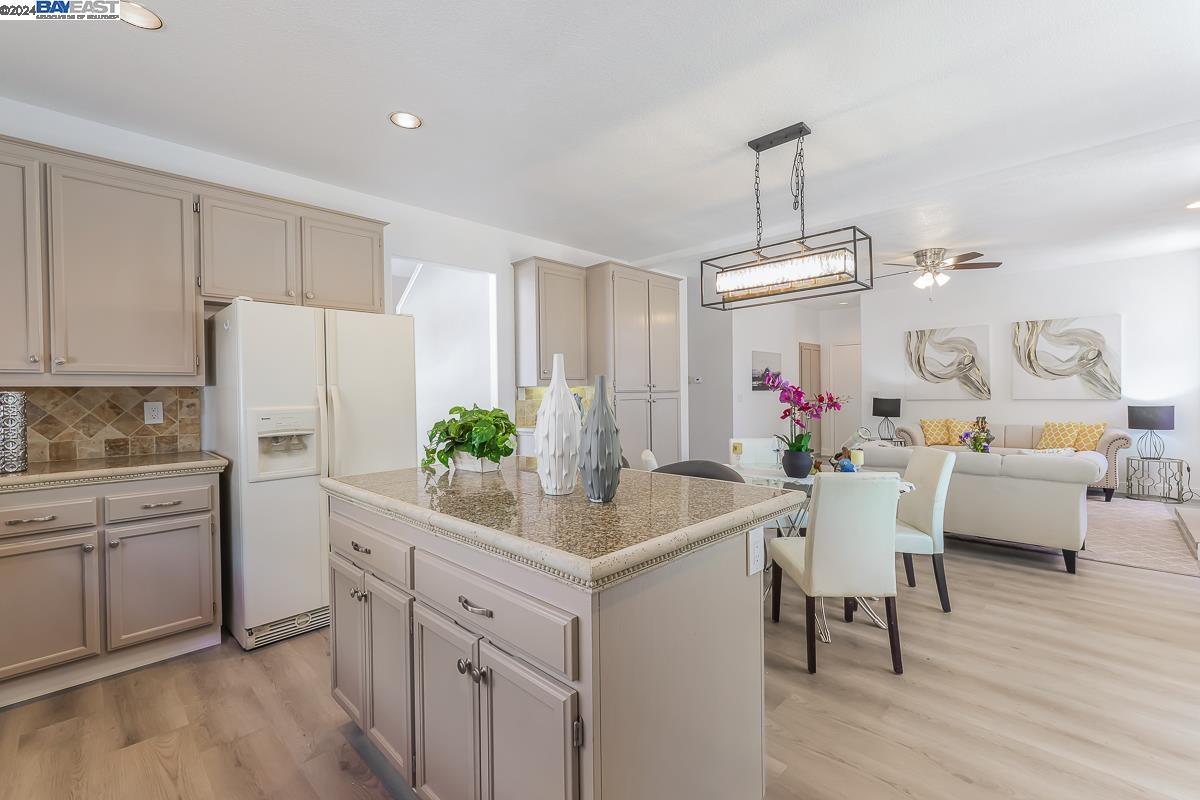 1116 Hastings Ct