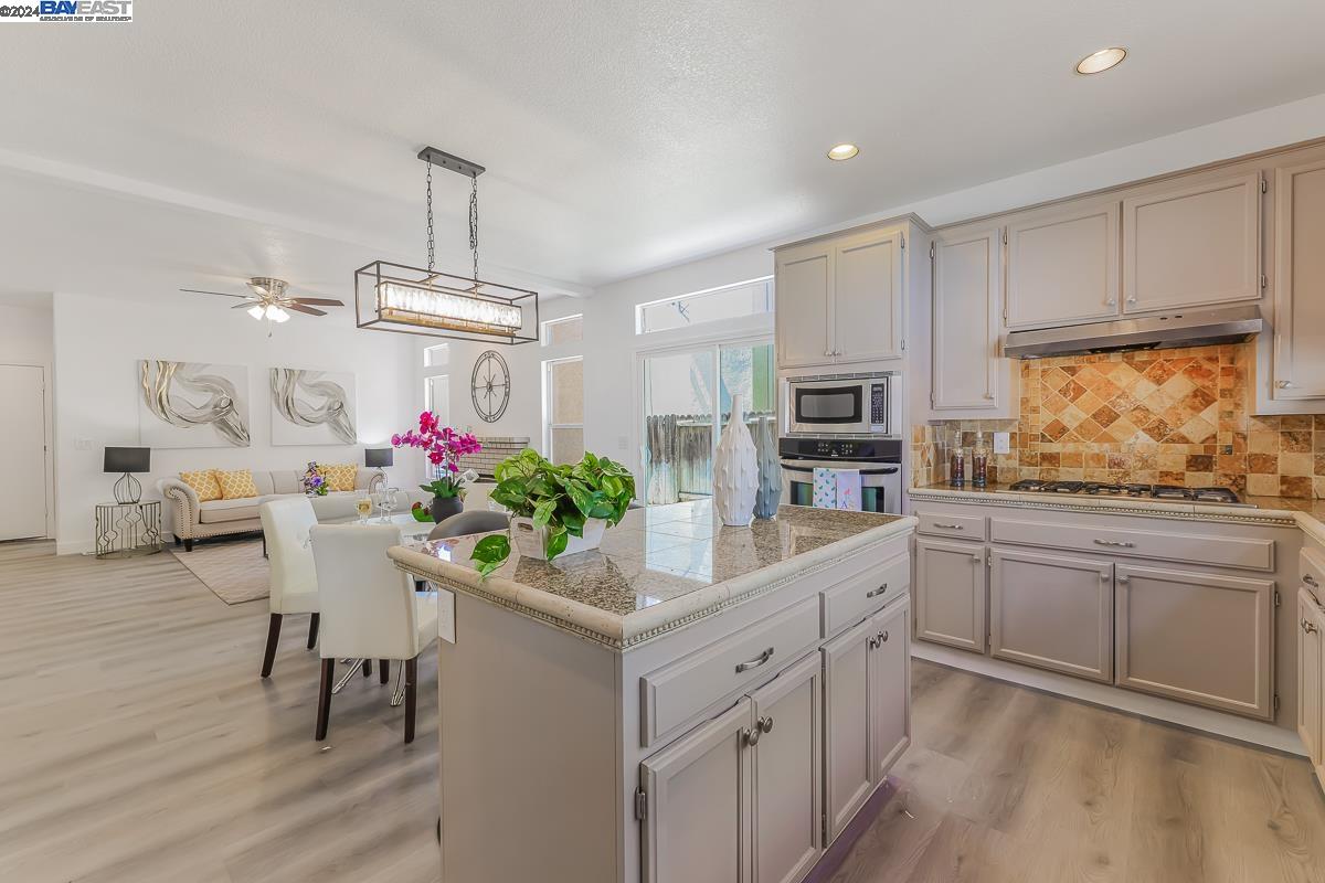 1116 Hastings Ct