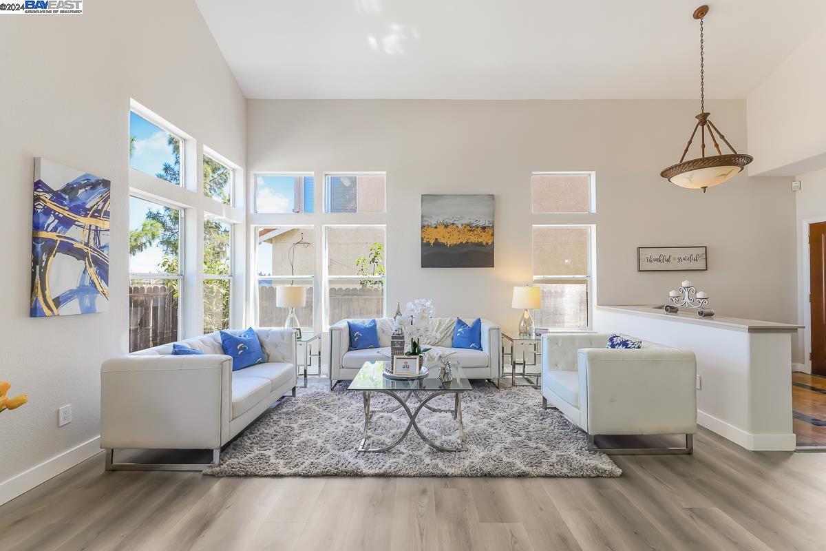 1116 Hastings Ct