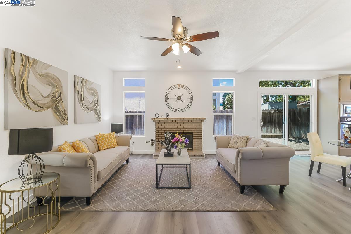 1116 Hastings Ct