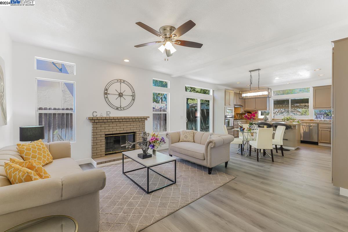 1116 Hastings Ct
