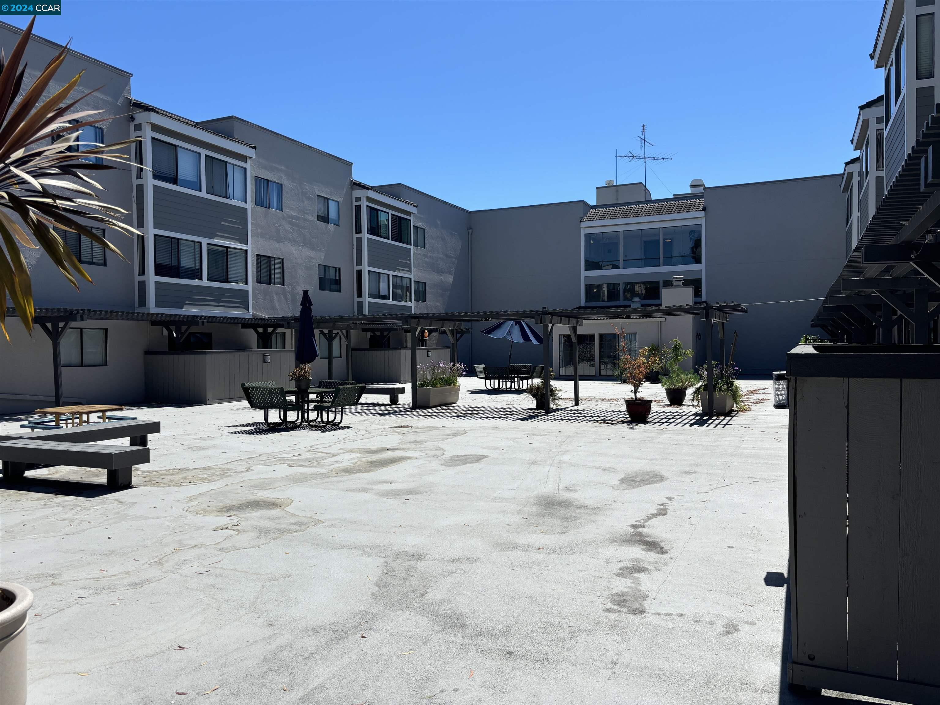 240 N Bayshore Blvd # 211