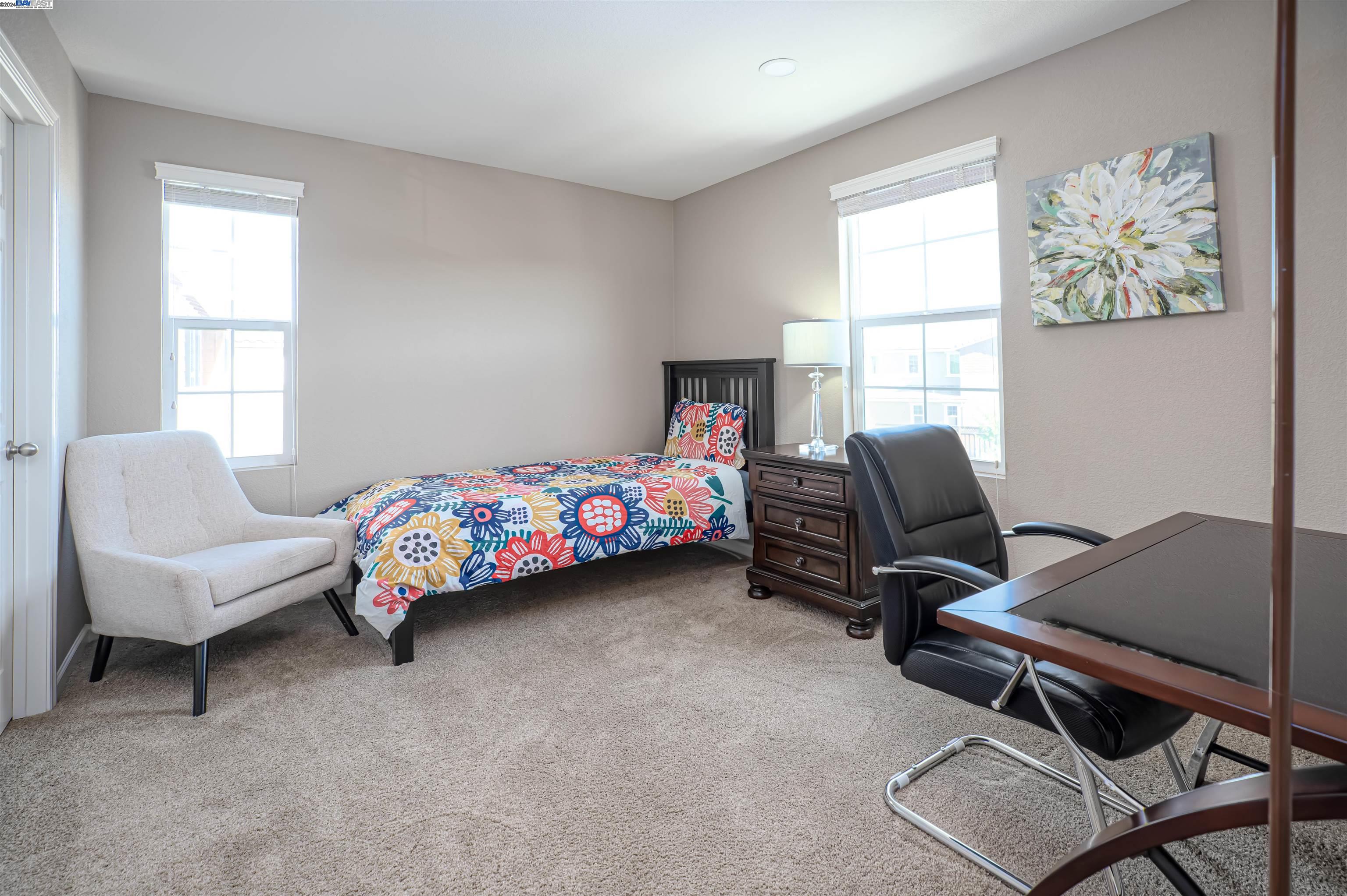 229 W Bonner Dr