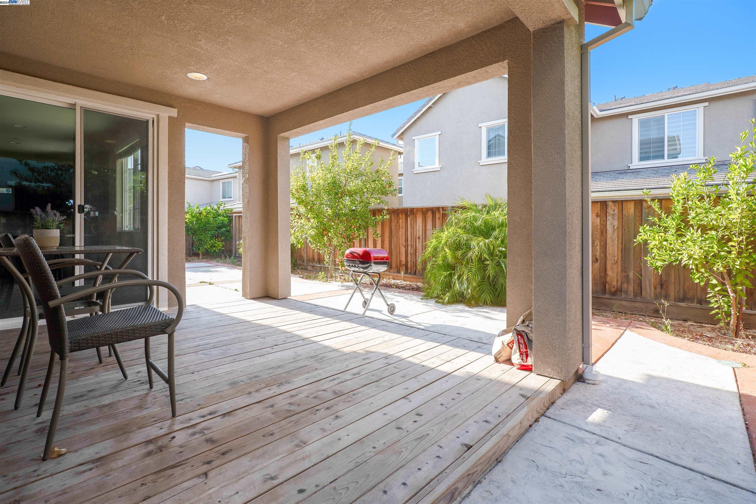 229 W Bonner Dr