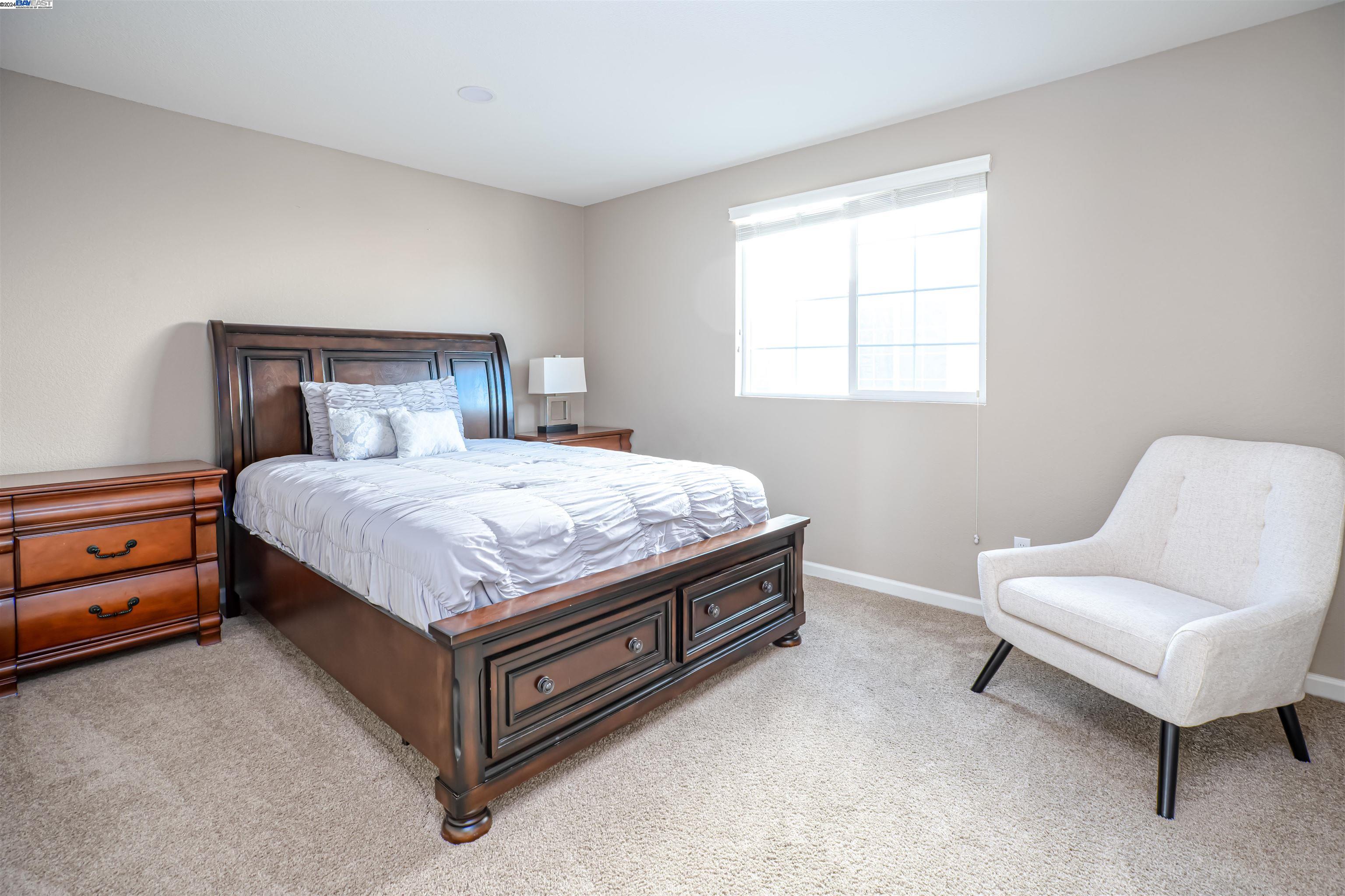 229 W Bonner Dr