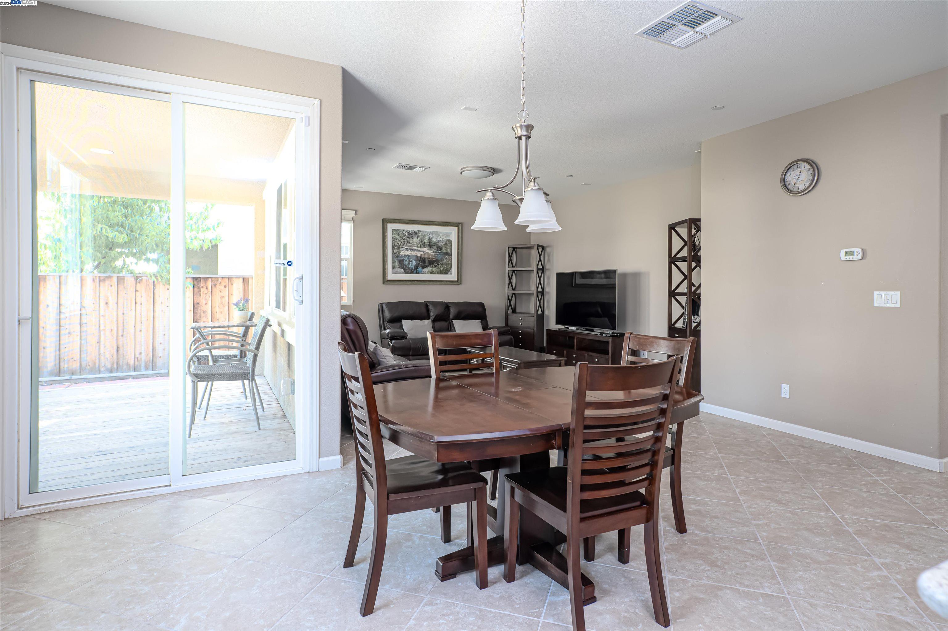 229 W Bonner Dr