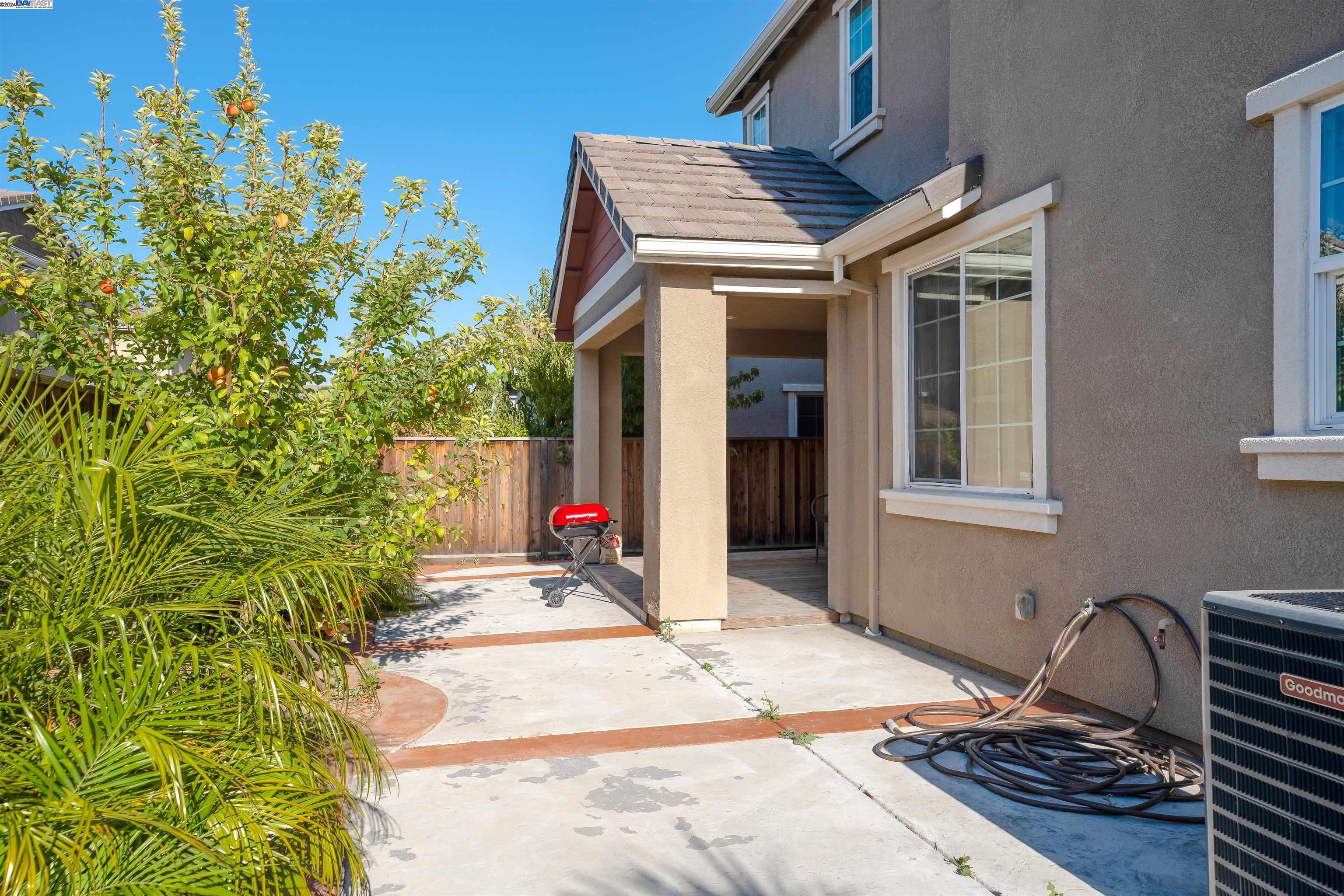 229 W Bonner Dr