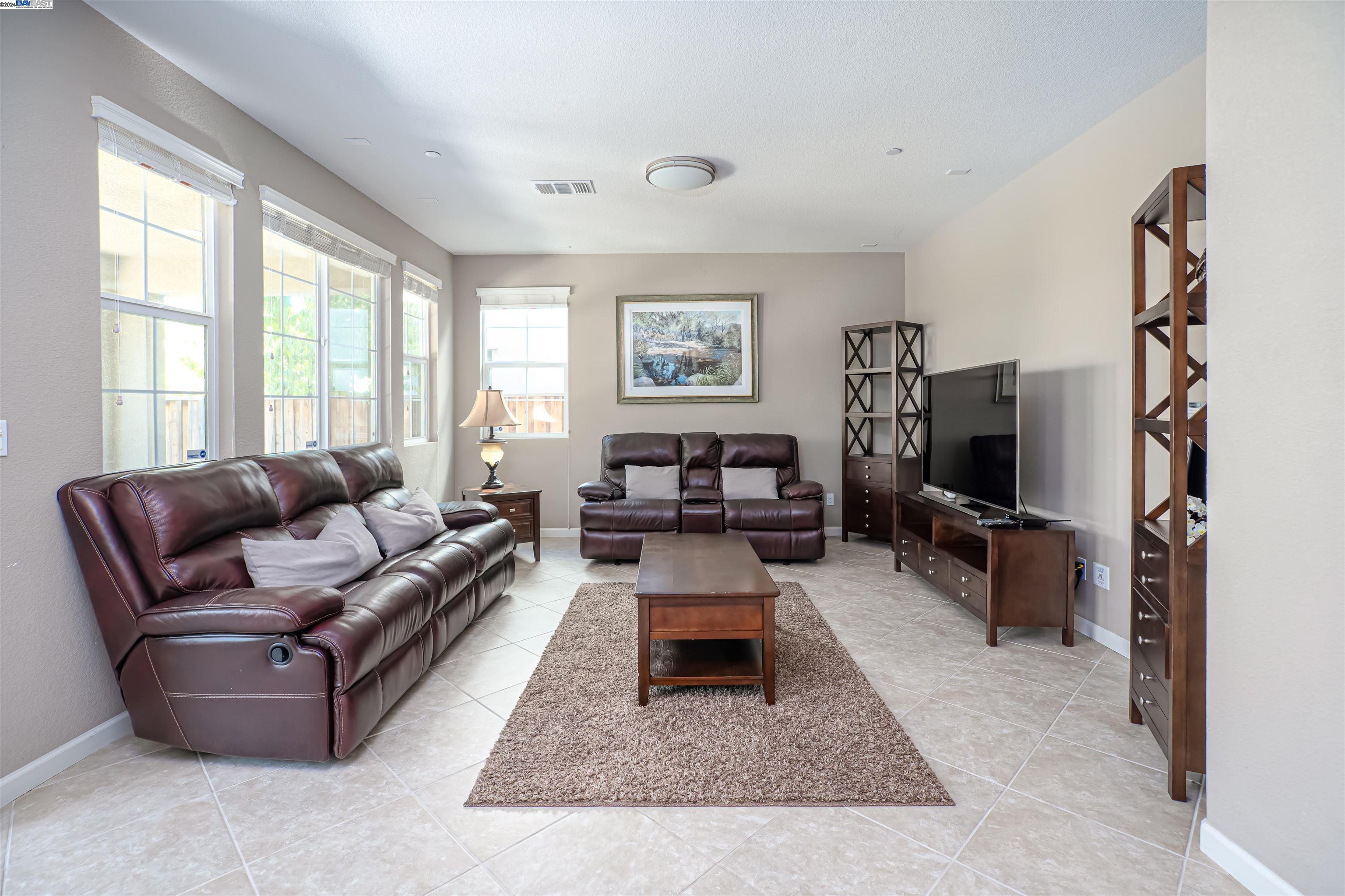 229 W Bonner Dr
