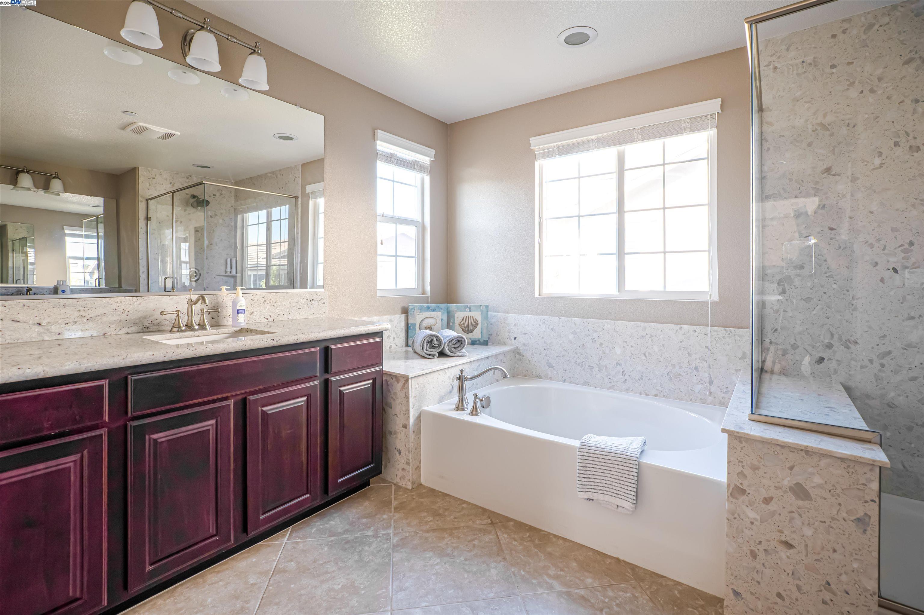 229 W Bonner Dr