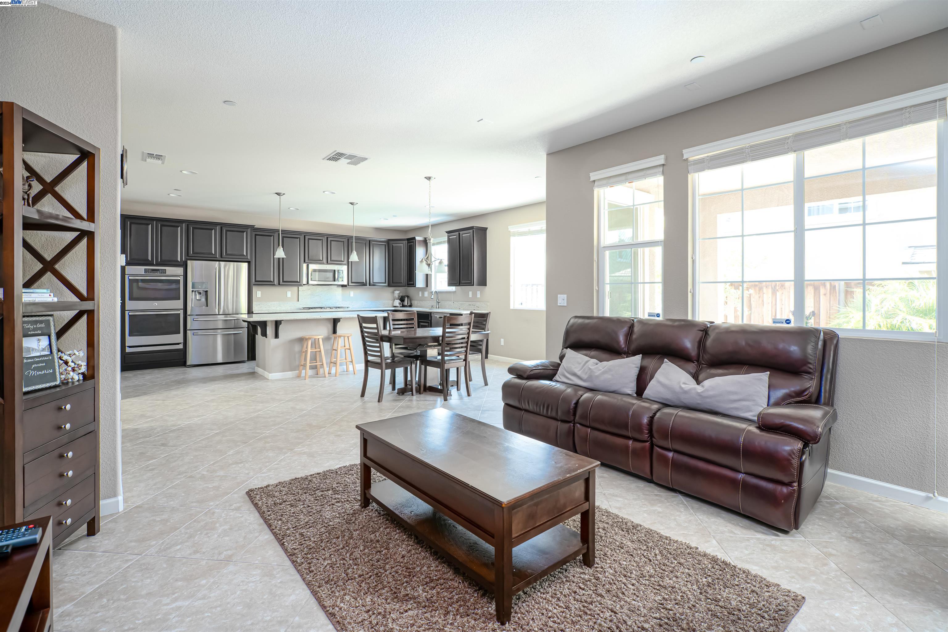 229 W Bonner Dr