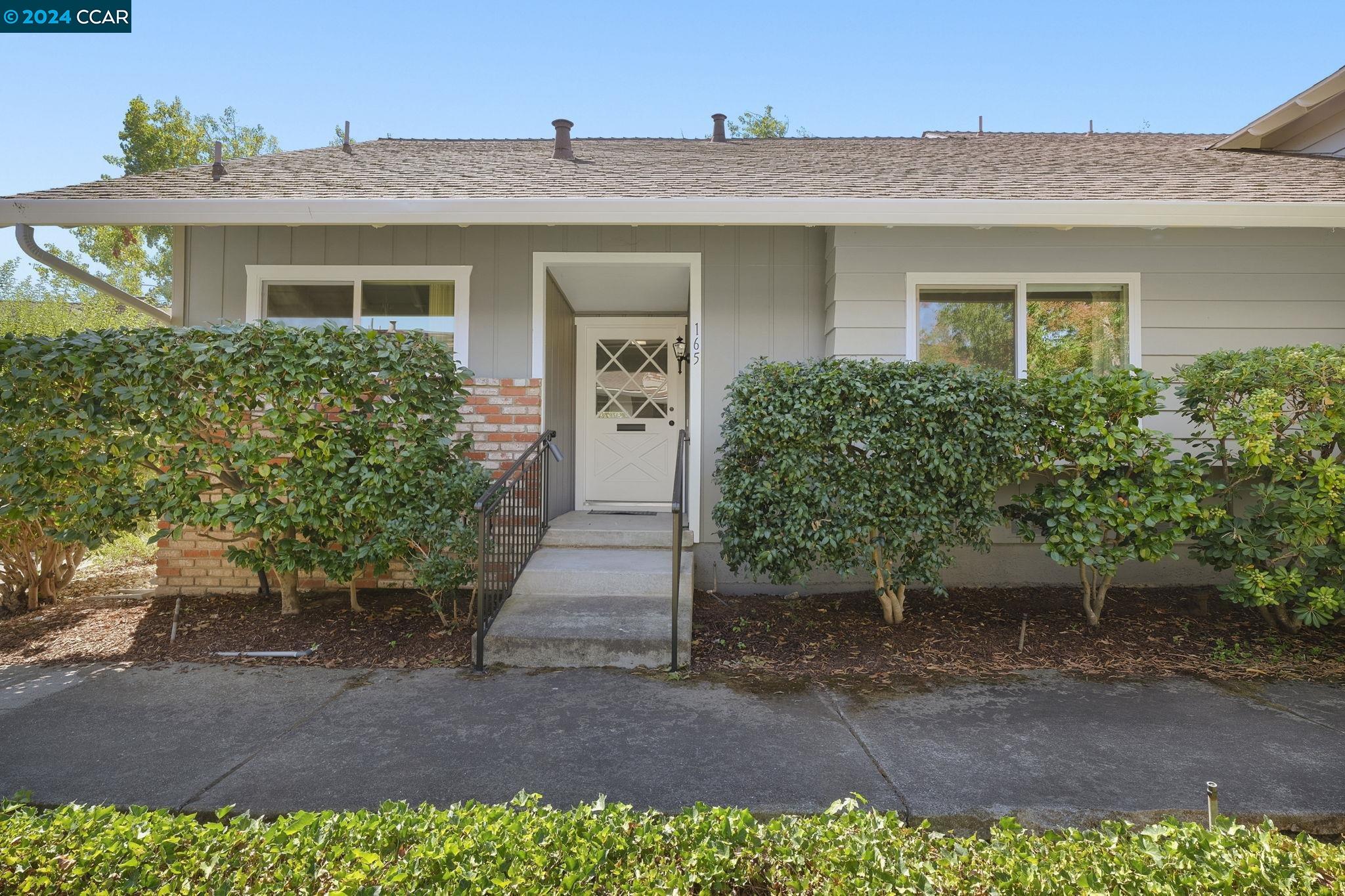 165 Miramonte Dr
