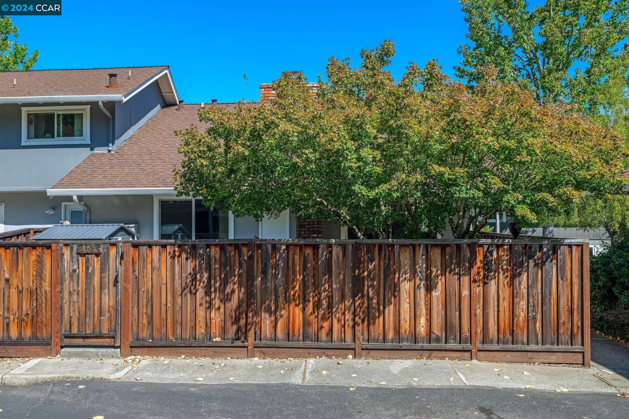 165 Miramonte Dr