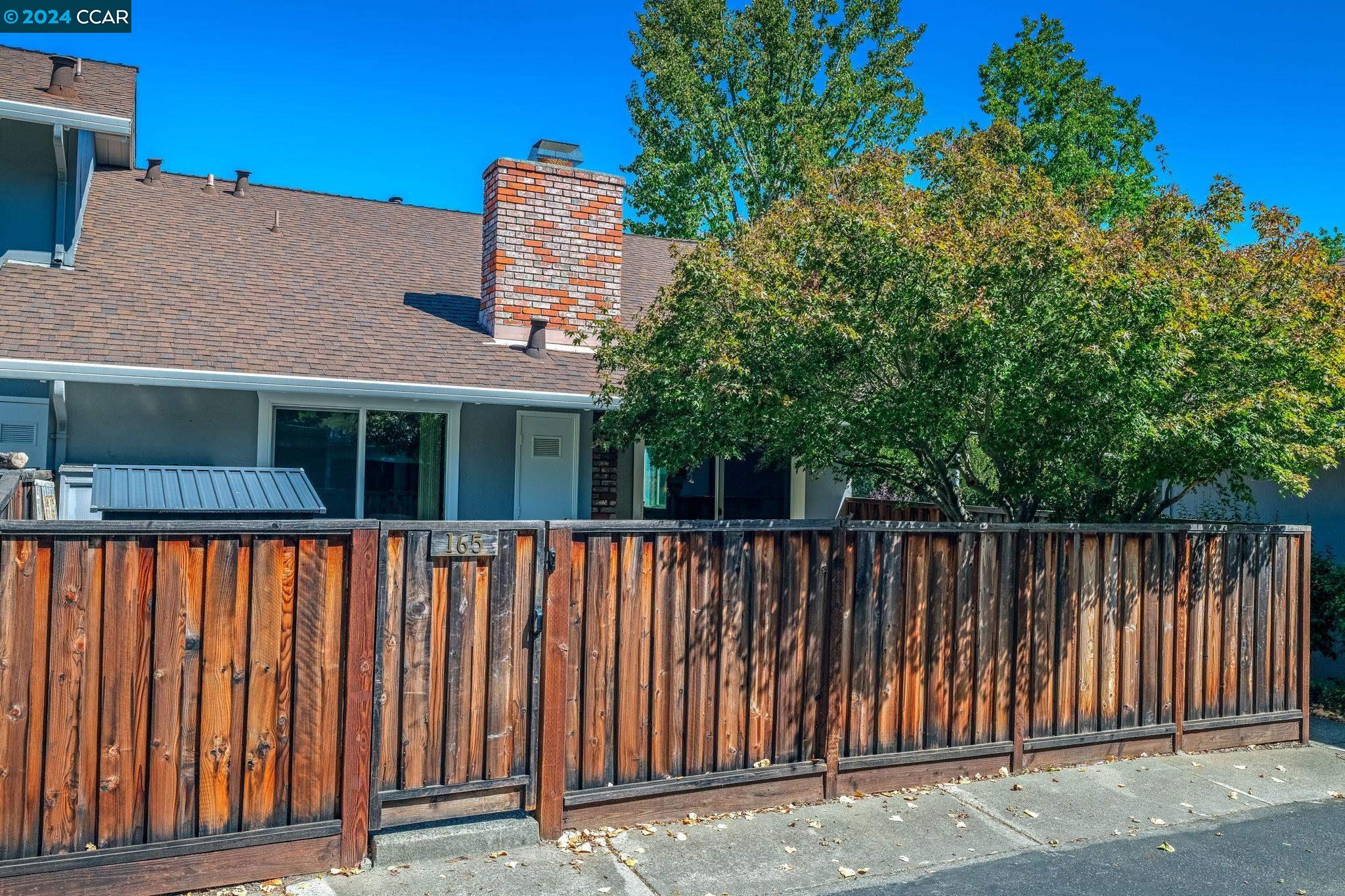 165 Miramonte Dr