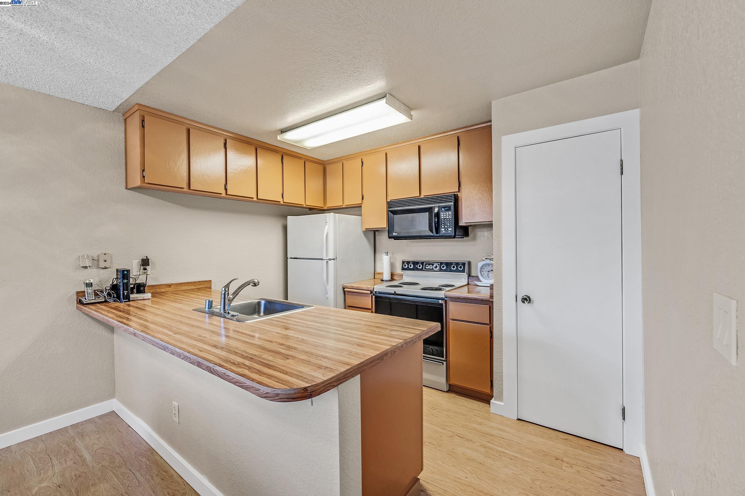 138 Shaniko Cmn