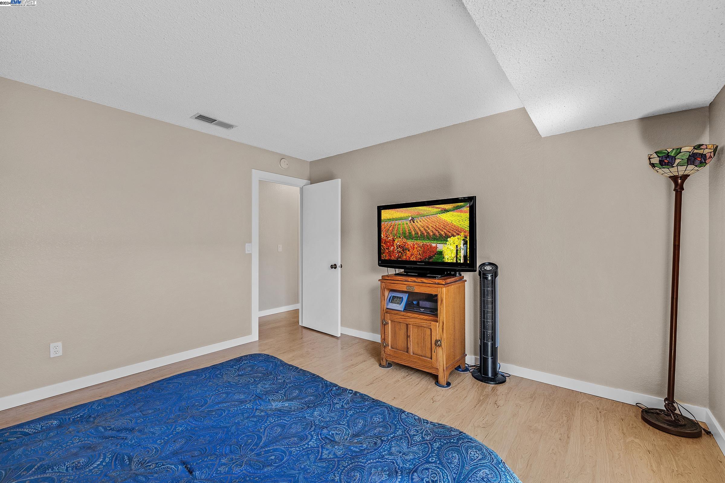 138 Shaniko Cmn