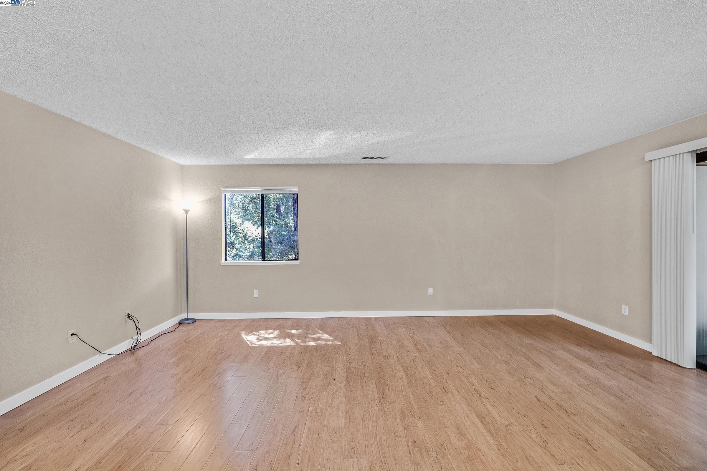 138 Shaniko Cmn