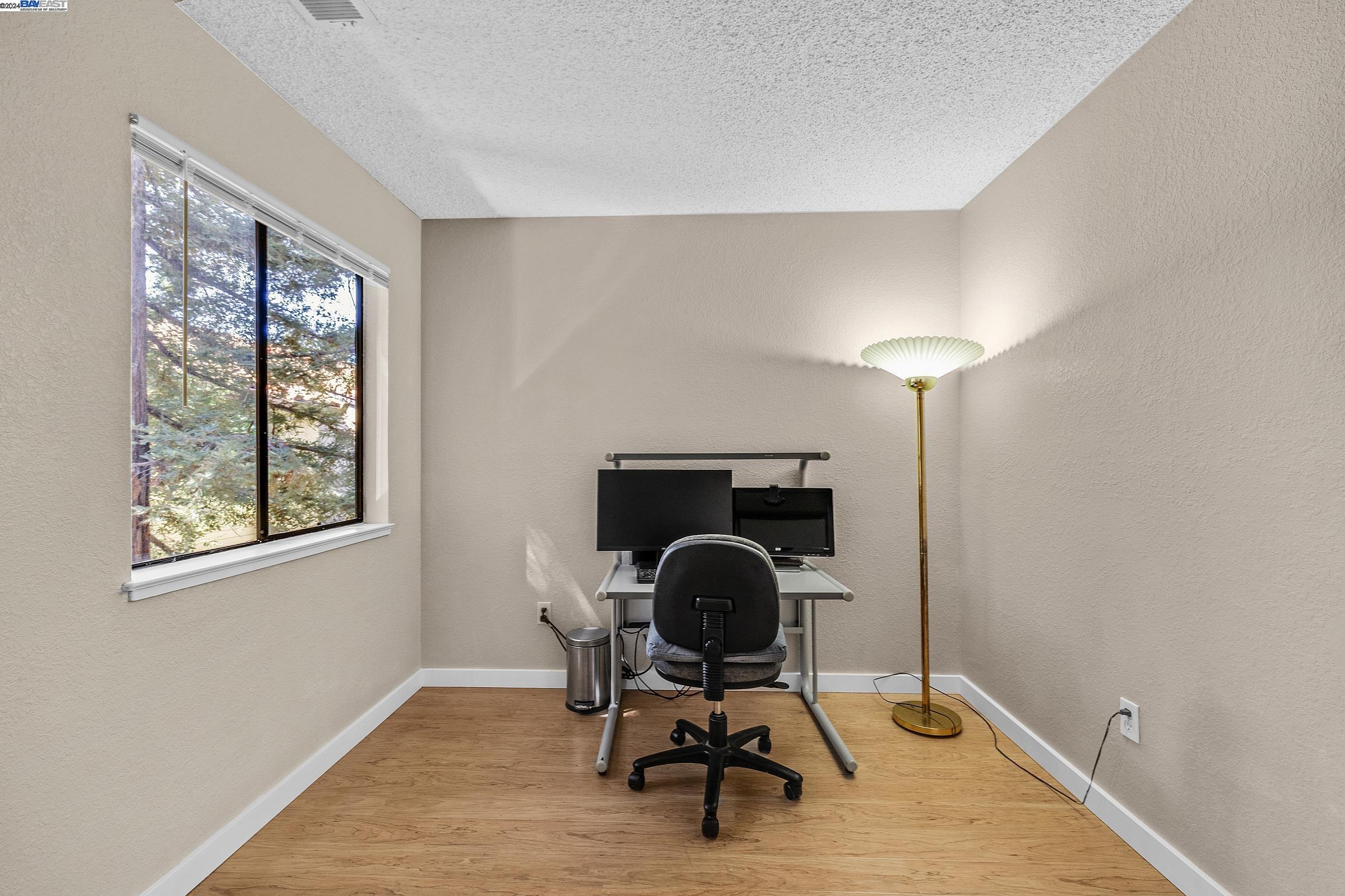 138 Shaniko Cmn