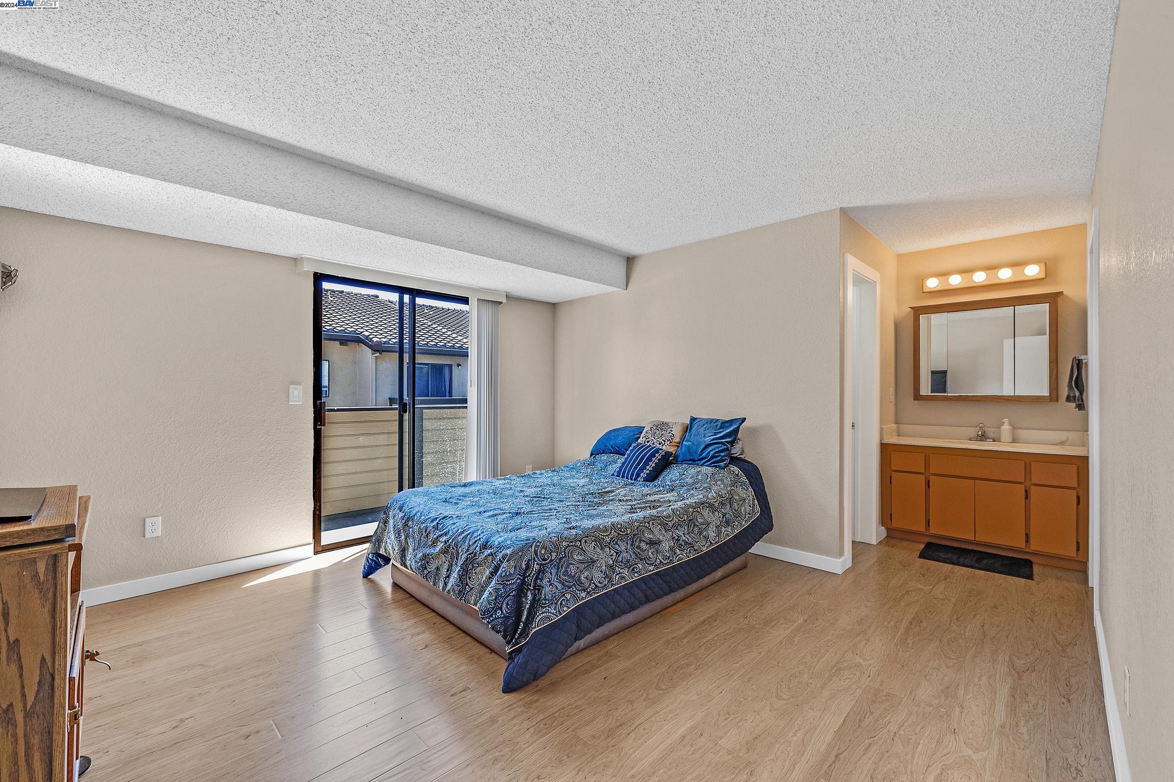 138 Shaniko Cmn