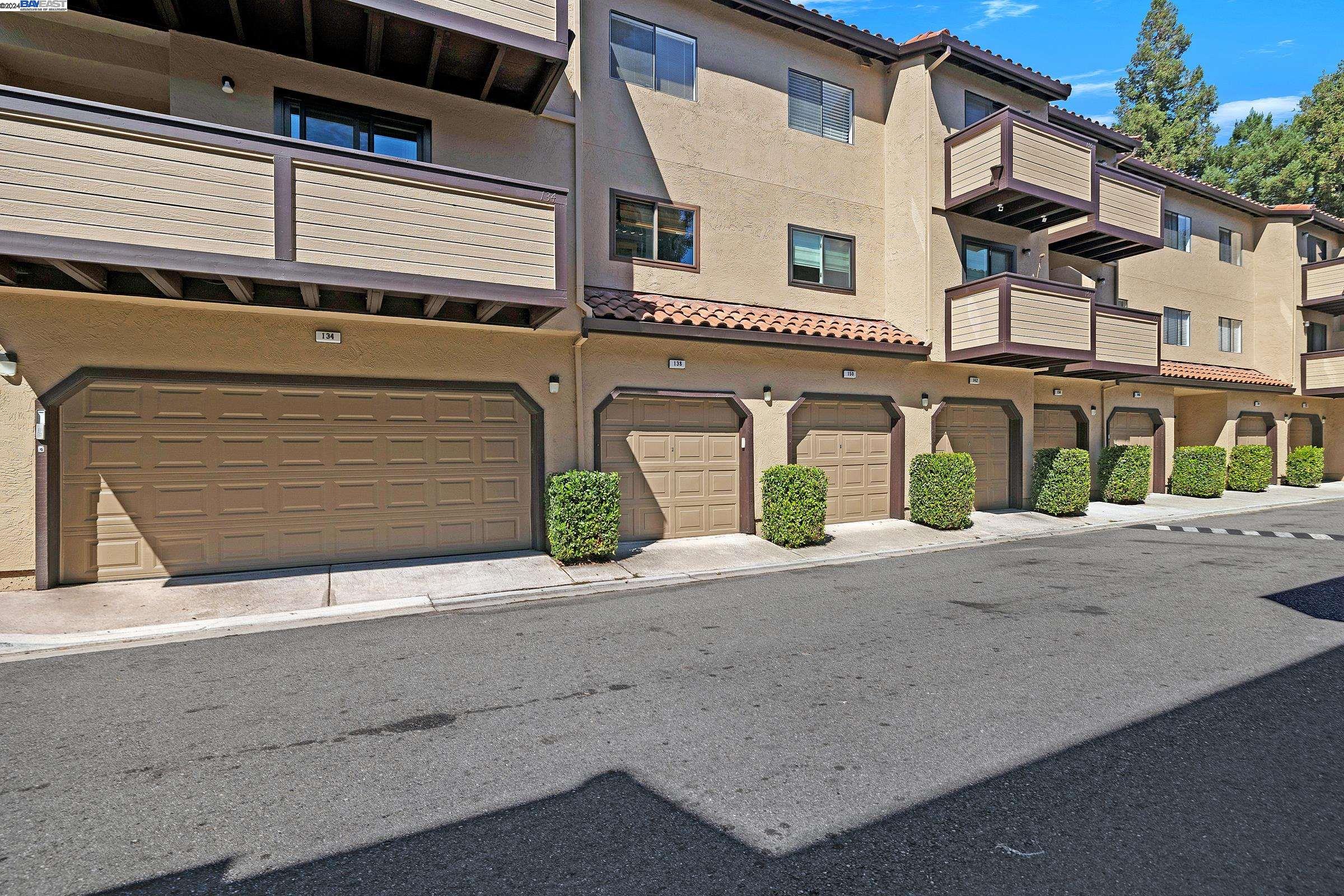 138 Shaniko Cmn