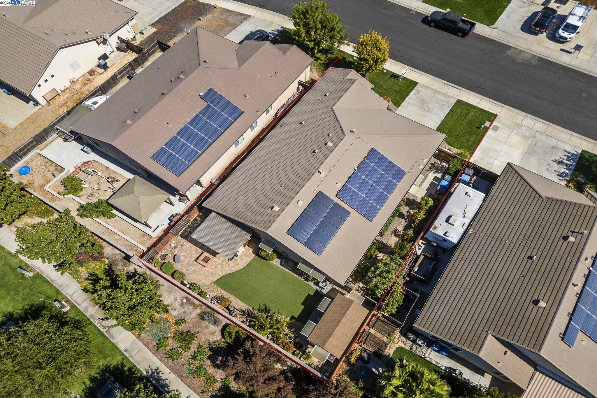 2339 Maple Hollow Ln