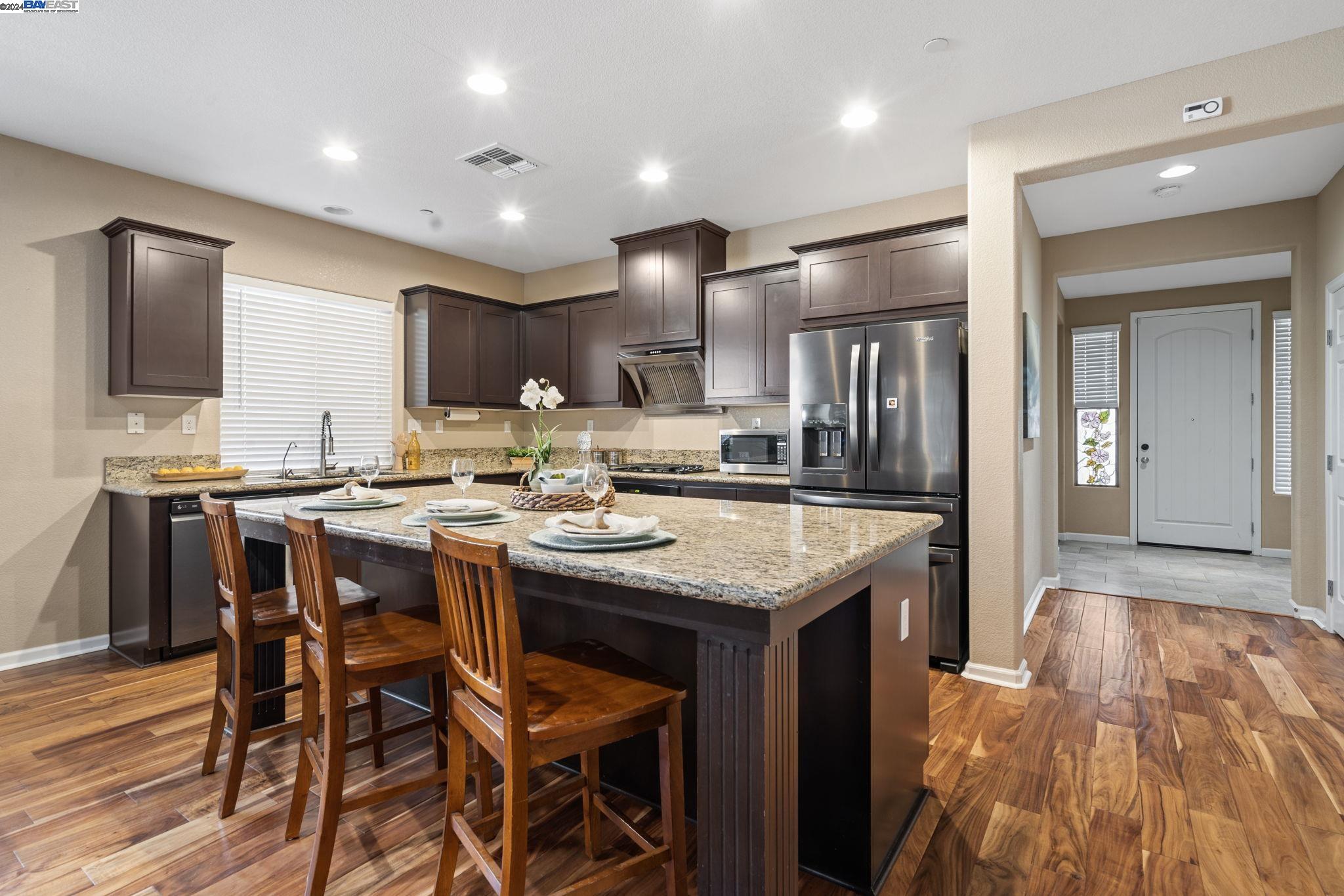 2339 Maple Hollow Ln