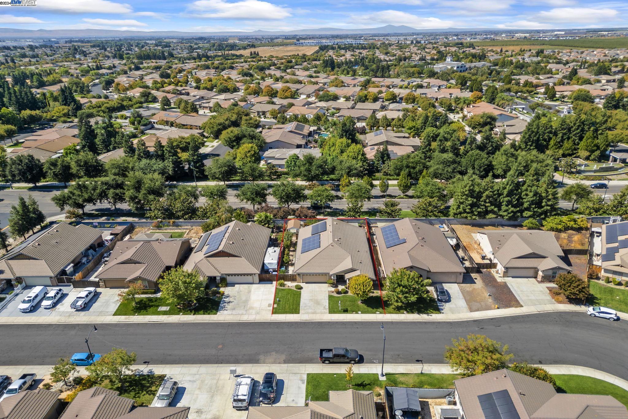 2339 Maple Hollow Ln