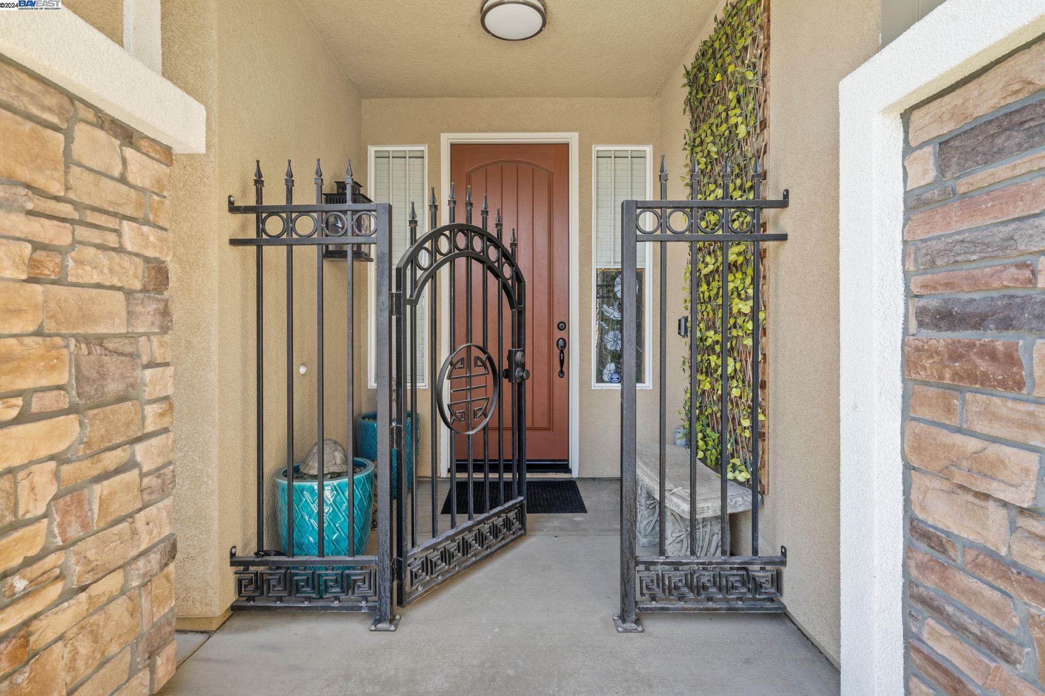 2339 Maple Hollow Ln